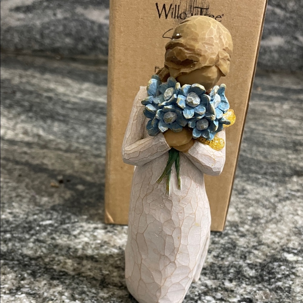 Willow Tree Figurine forget me not
